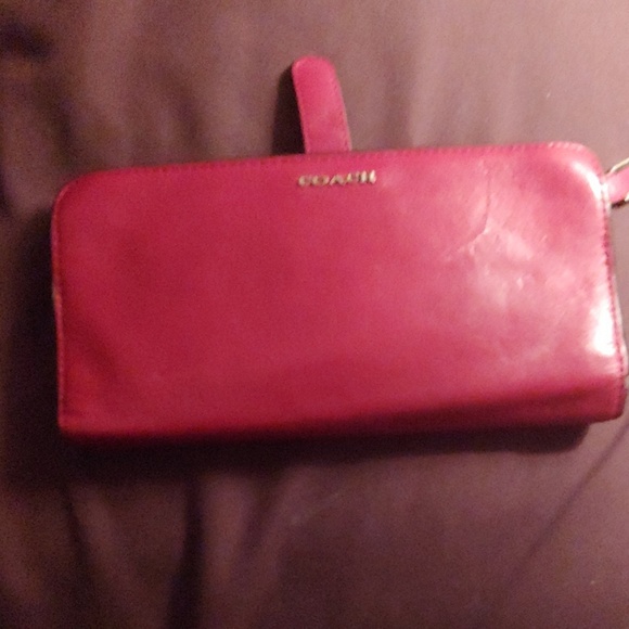 Coach Handbags - Coach wallet organizer with zipper